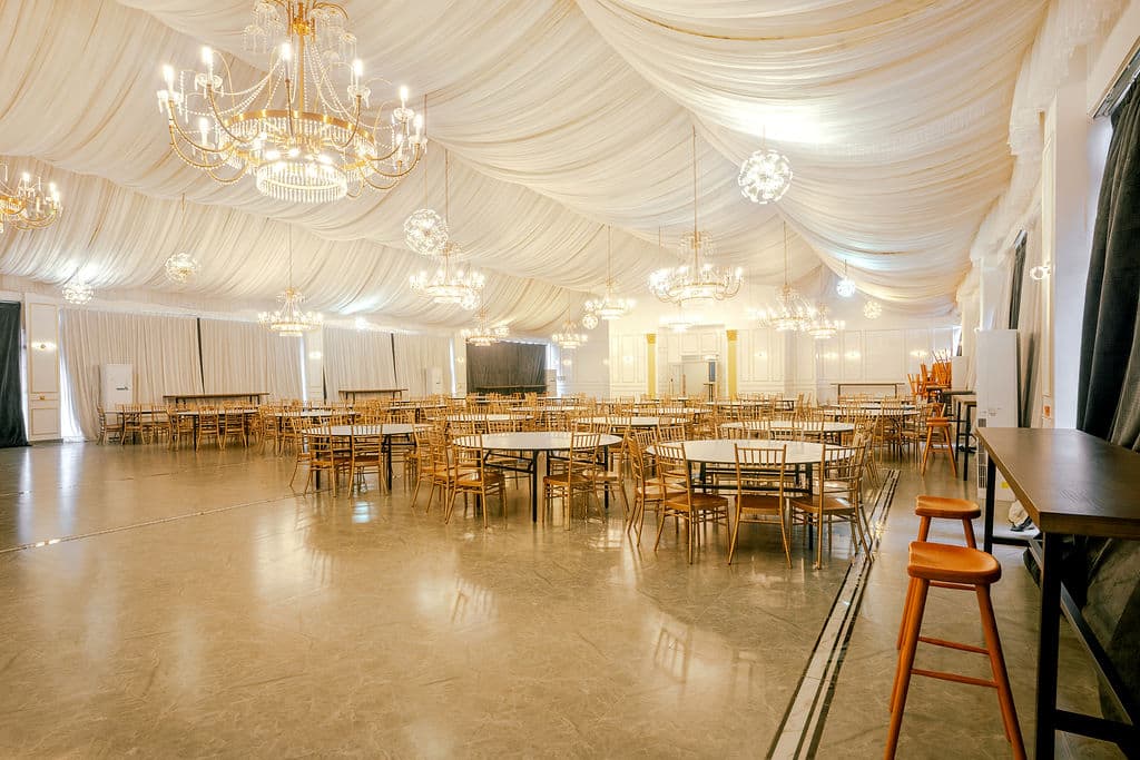 Grand Royal Hall — detail